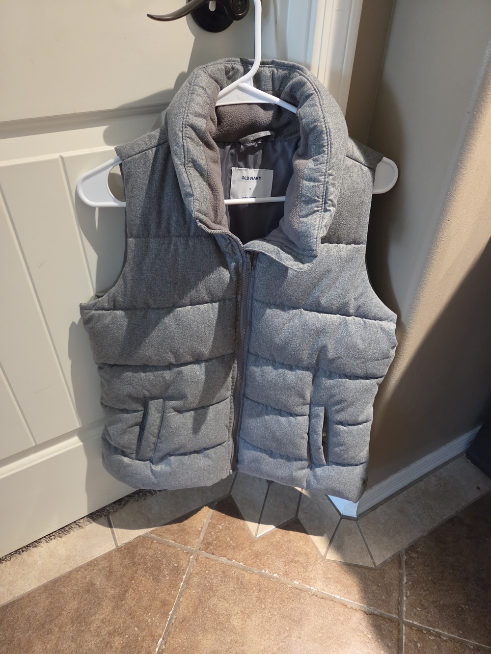 Old Navy Heather Gray Quilted Puffer Vest